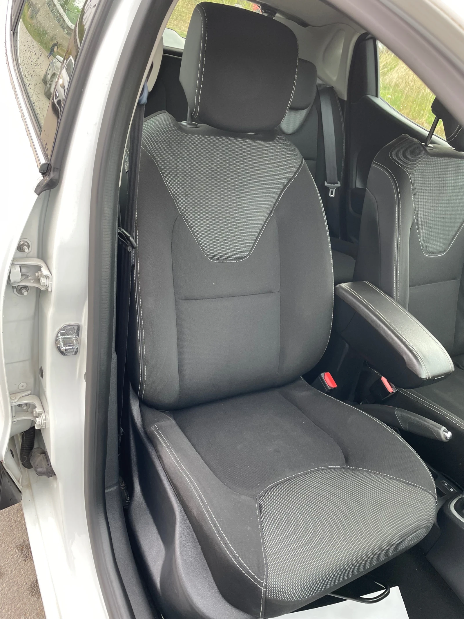 Renault Clio 4 1.5dci NAVI, Camera, Start-Stop, Cruise control, снимка 7 - Автомобили и джипове - 56162023