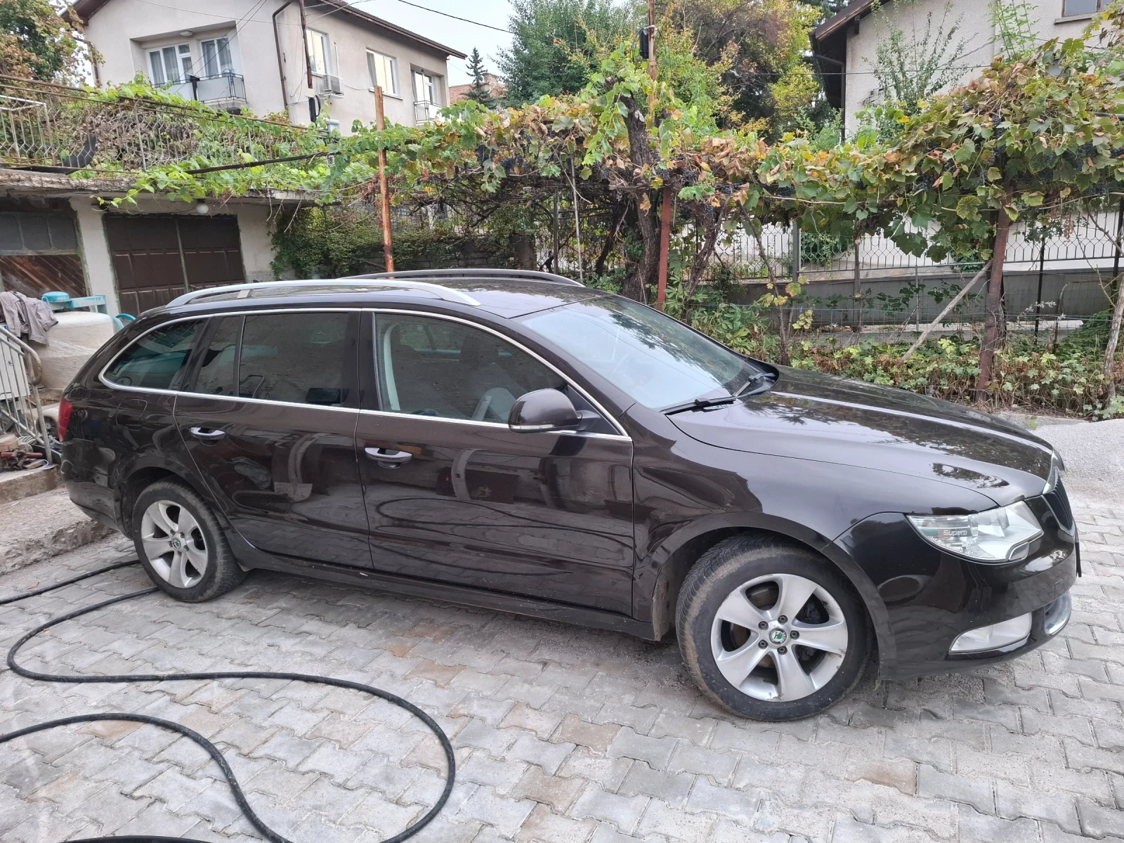 Skoda Superb Комби, снимка 4 - Автомобили и джипове - 56219371