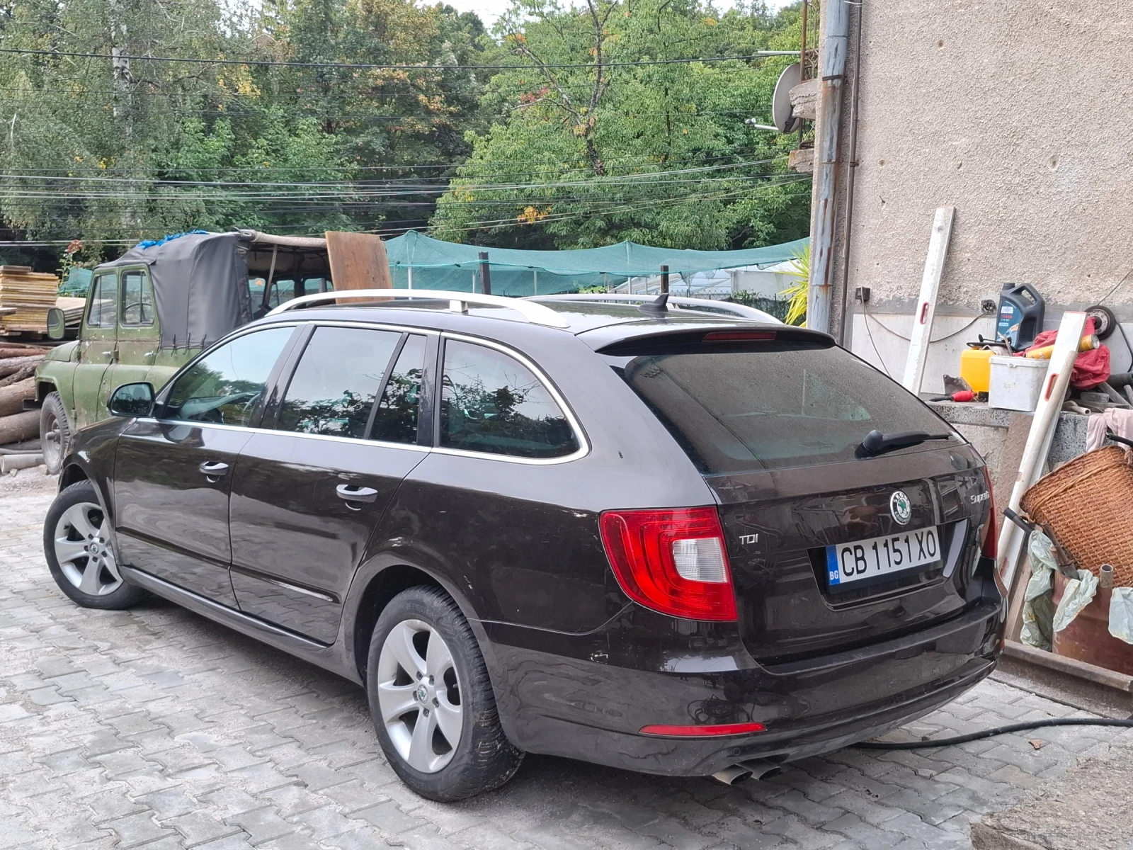 Skoda Superb Комби, снимка 2 - Автомобили и джипове - 56219371