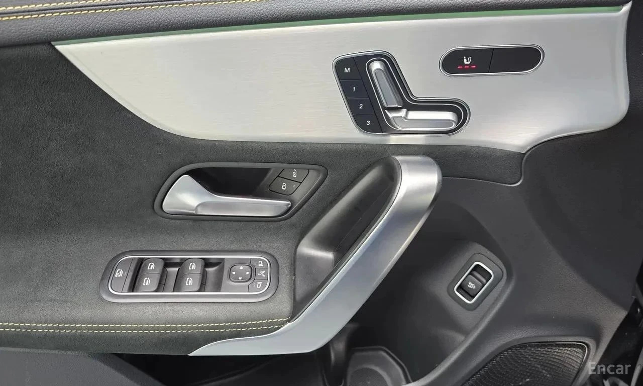 Mercedes-Benz CLA, снимка 14 - Автомобили и джипове - 56738037