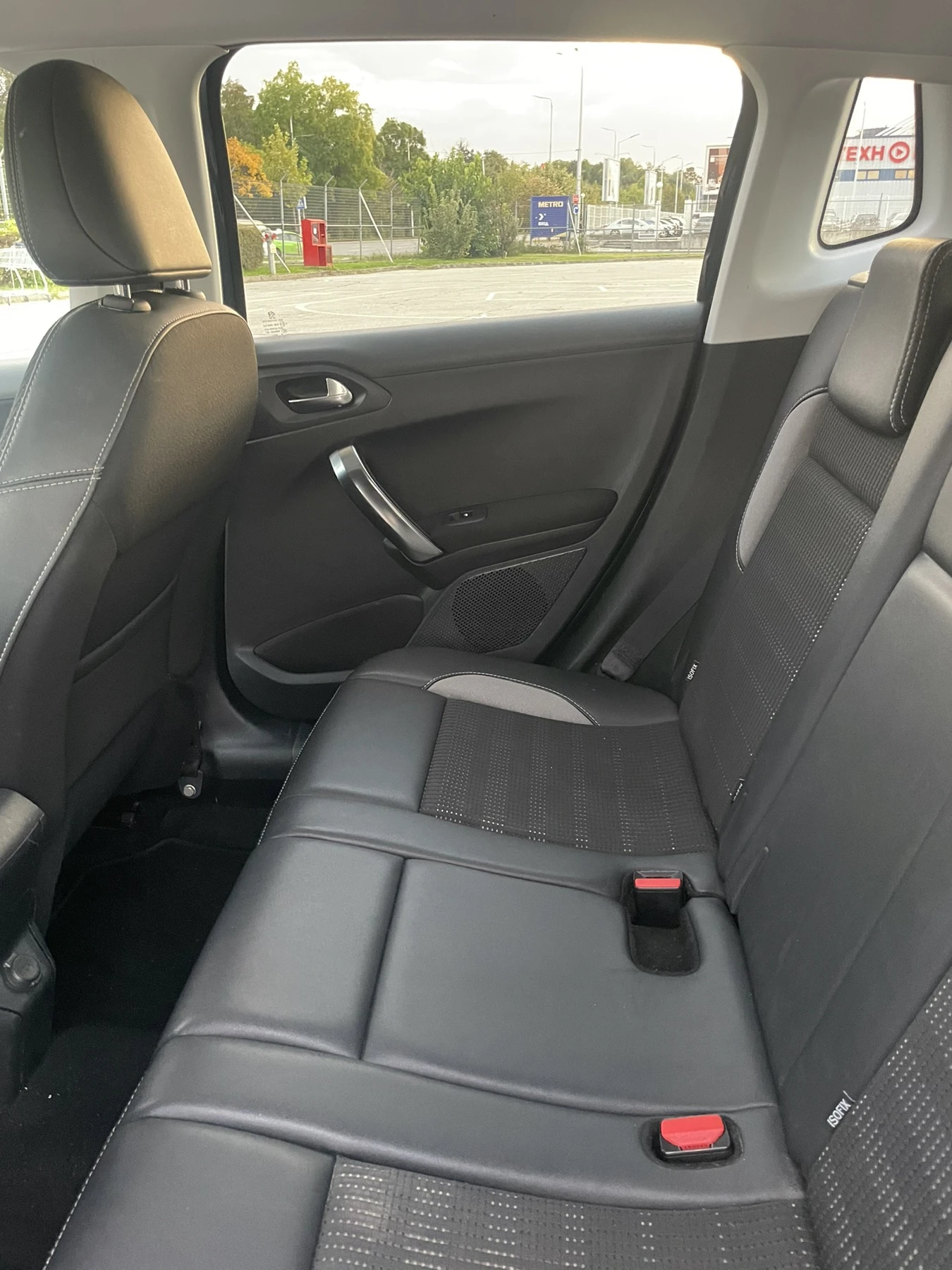 Peugeot 2008, снимка 12 - Автомобили и джипове - 56740901