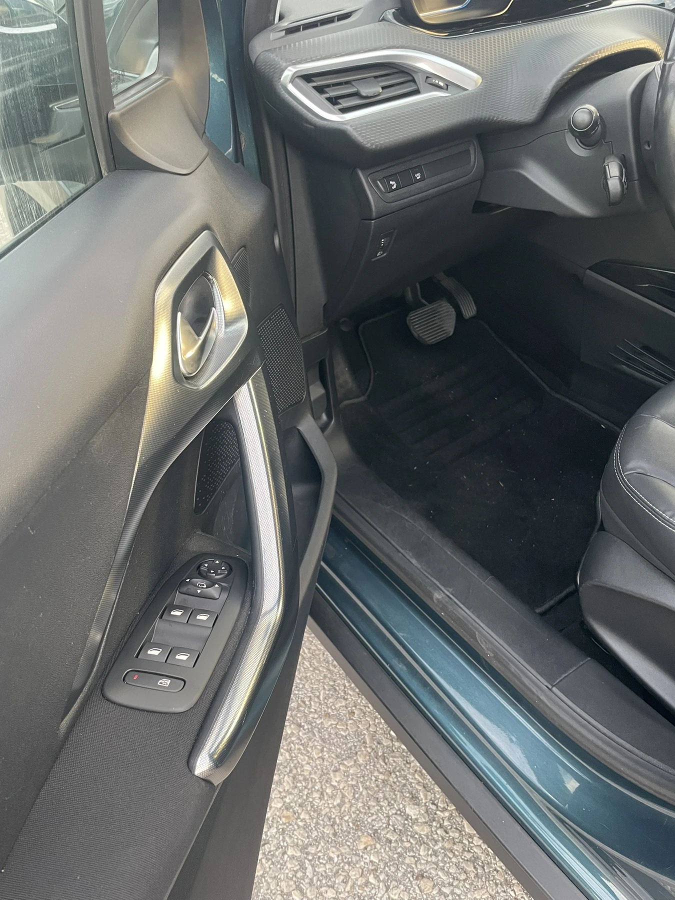 Peugeot 2008, снимка 13 - Автомобили и джипове - 56740901