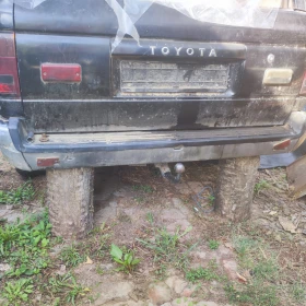 Toyota 4runner - 111 € - 52649576 14