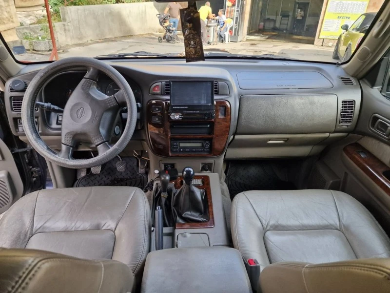 Nissan Patrol, снимка 8 - Автомобили и джипове - 47076275