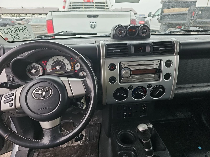 Toyota Fj cruiser, снимка 10 - Автомобили и джипове - 49111493