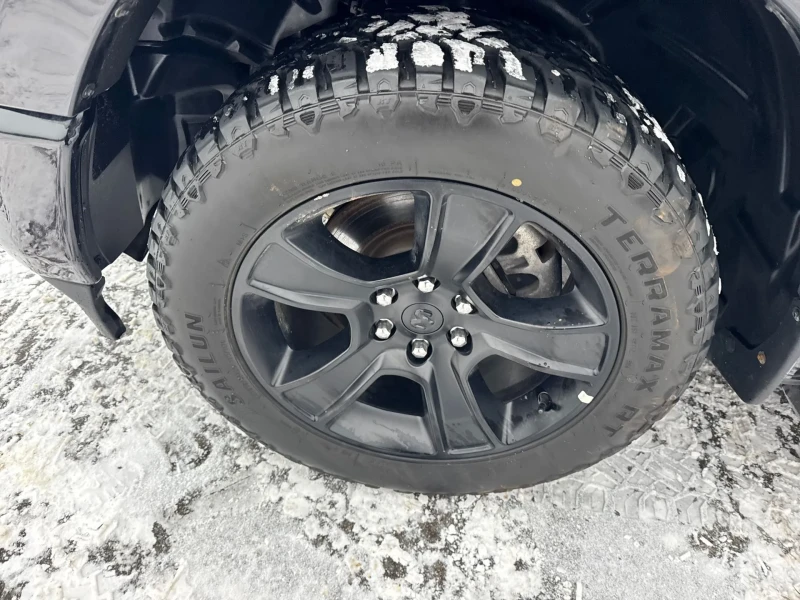 Dodge RAM 1500 4x4 Sport Crew Cab* CARFAX* ОПЦИЯ ЗА ФИНАНСИРАНЕ* , снимка 11 - Автомобили и джипове - 53173268