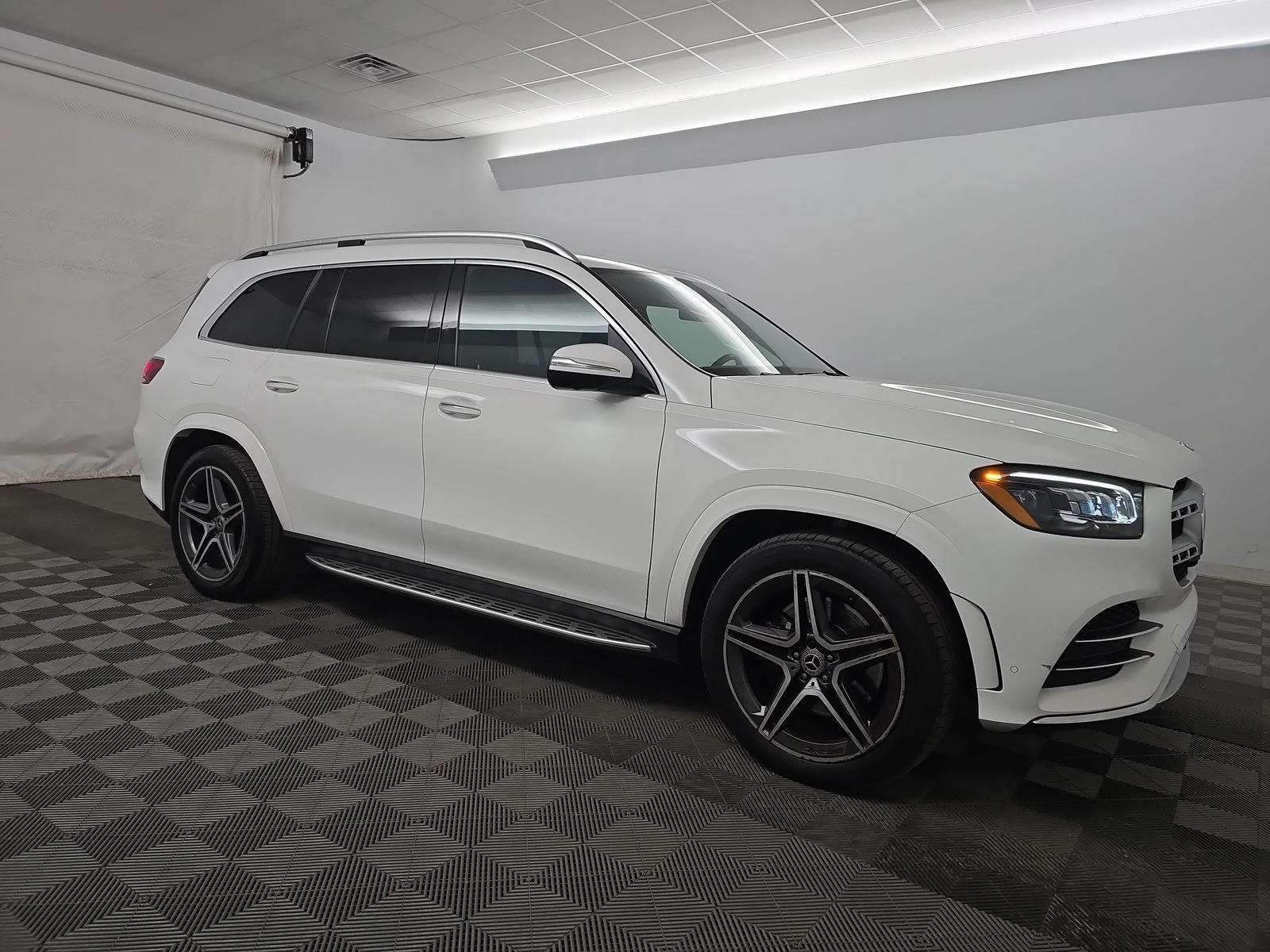 Mercedes-Benz GLS580 AMG* 4MATIC* BURMESTER* OBDUH* MASSAGES* DIGITAL*  - изображение 3