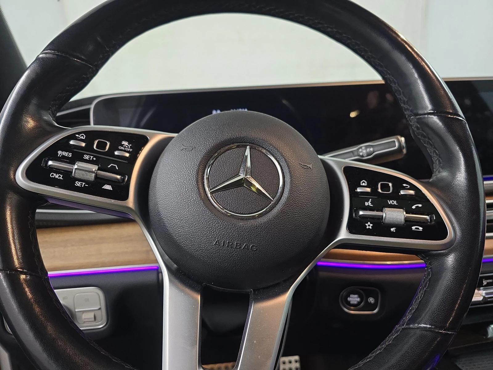 Mercedes-Benz GLS580 AMG* 4MATIC* BURMESTER* OBDUH* MASSAGES* DIGITAL*  - изображение 7