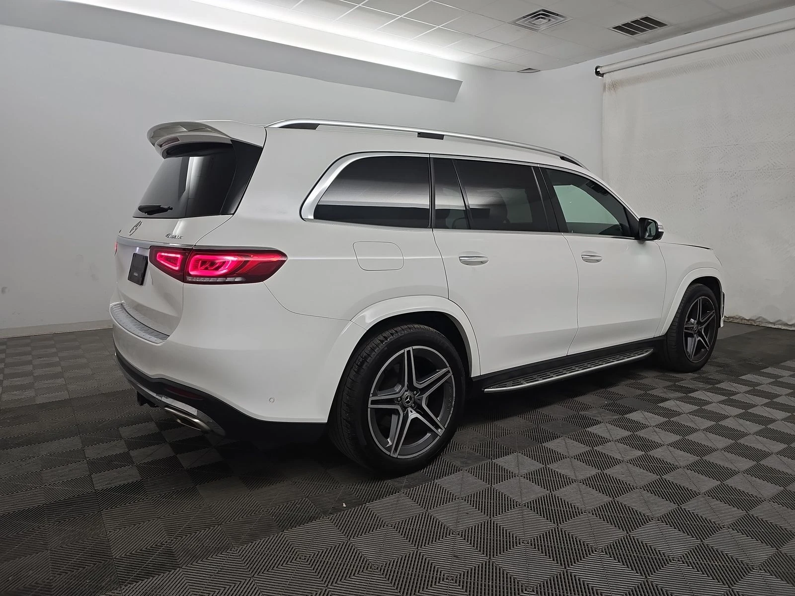 Mercedes-Benz GLS580 AMG* 4MATIC* BURMESTER* OBDUH* MASSAGES* DIGITAL*  - изображение 4