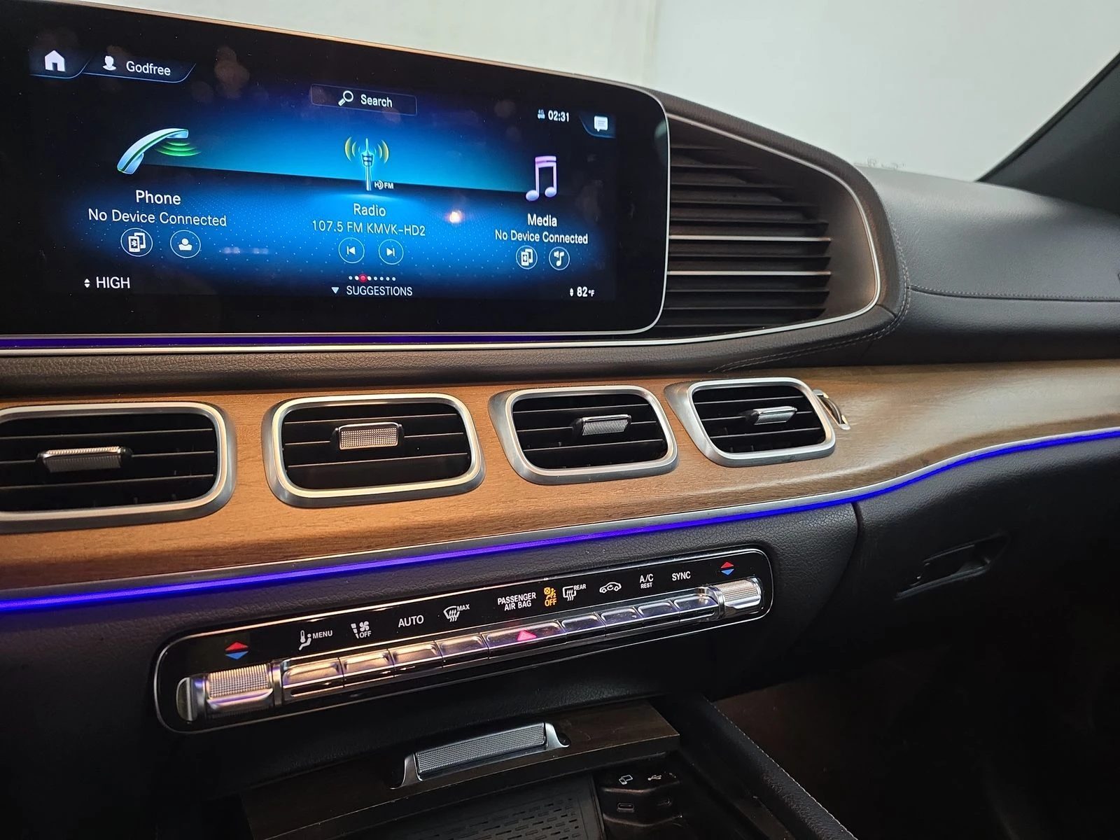 Mercedes-Benz GLS580 AMG* 4MATIC* BURMESTER* OBDUH* MASSAGES* DIGITAL*  - изображение 8