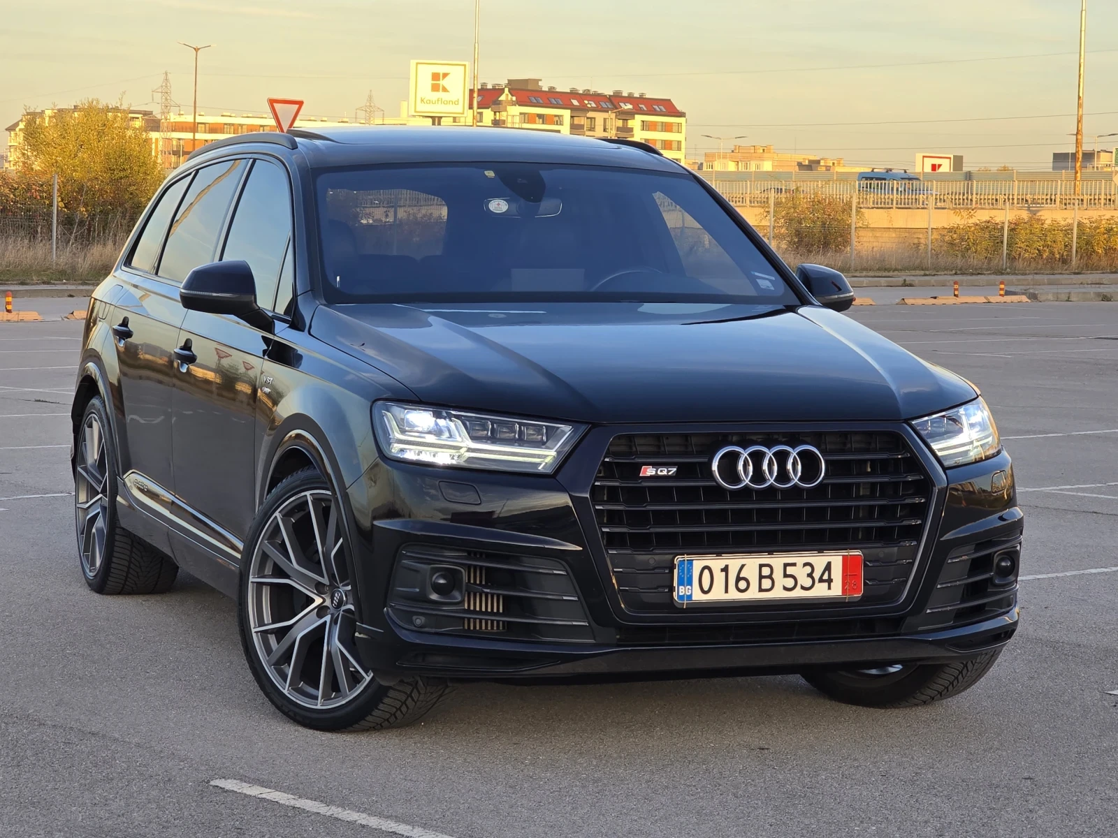 Audi SQ7 Топ състояние седем местен s-line - изображение 2