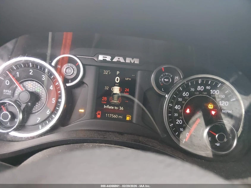 Dodge RAM 1500 5.7l Big Horn/Lone Star 4X4 5'7 Box, снимка 7 - Автомобили и джипове - 53906160