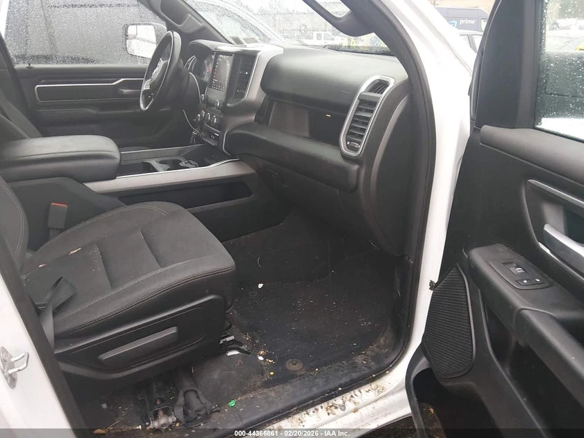 Dodge RAM 1500 5.7l Big Horn/Lone Star 4X4 5'7 Box, снимка 5 - Автомобили и джипове - 53906160