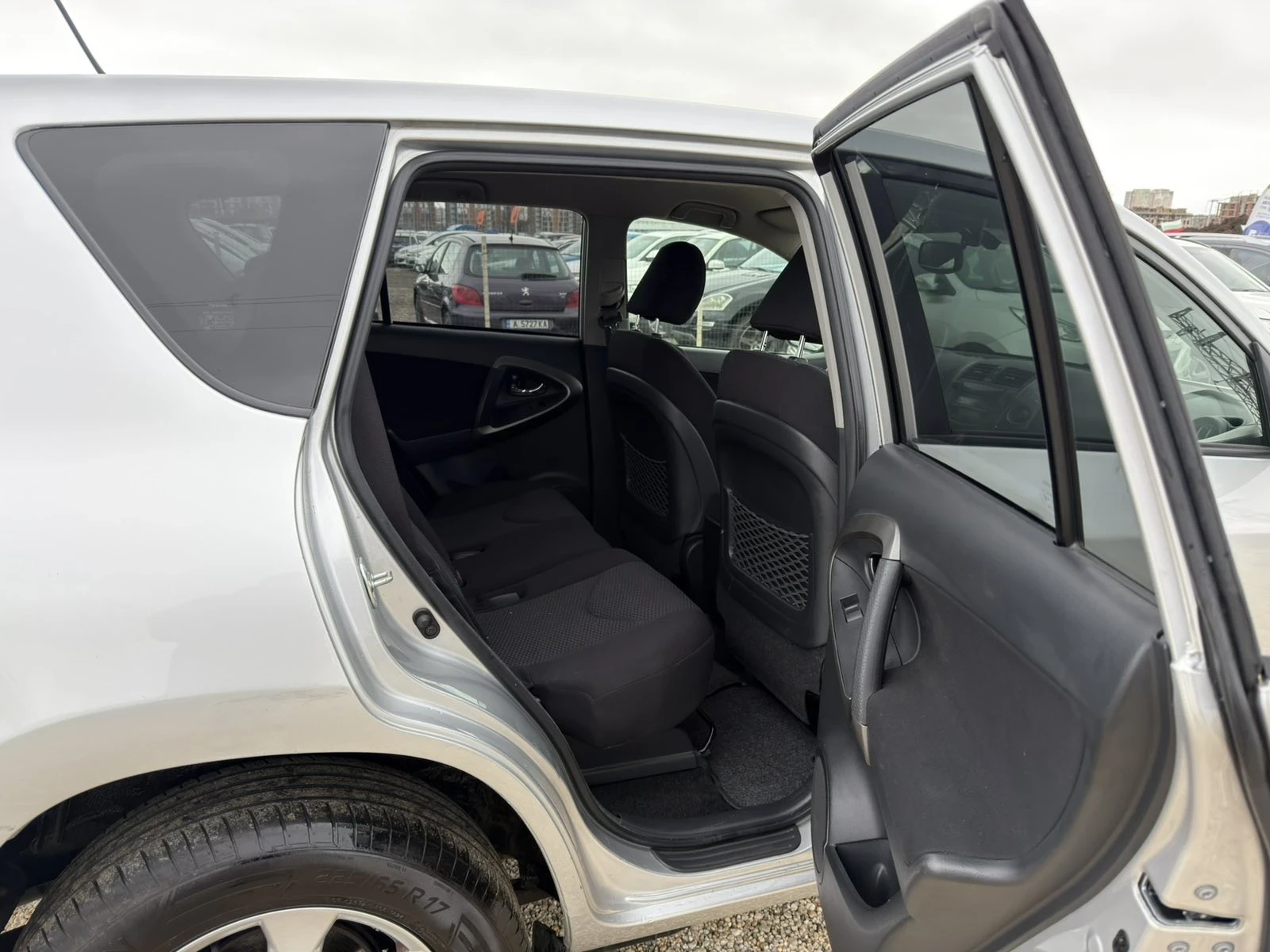 Toyota Rav4 2.0i FACE 4x4, снимка 15 - Автомобили и джипове - 54069846