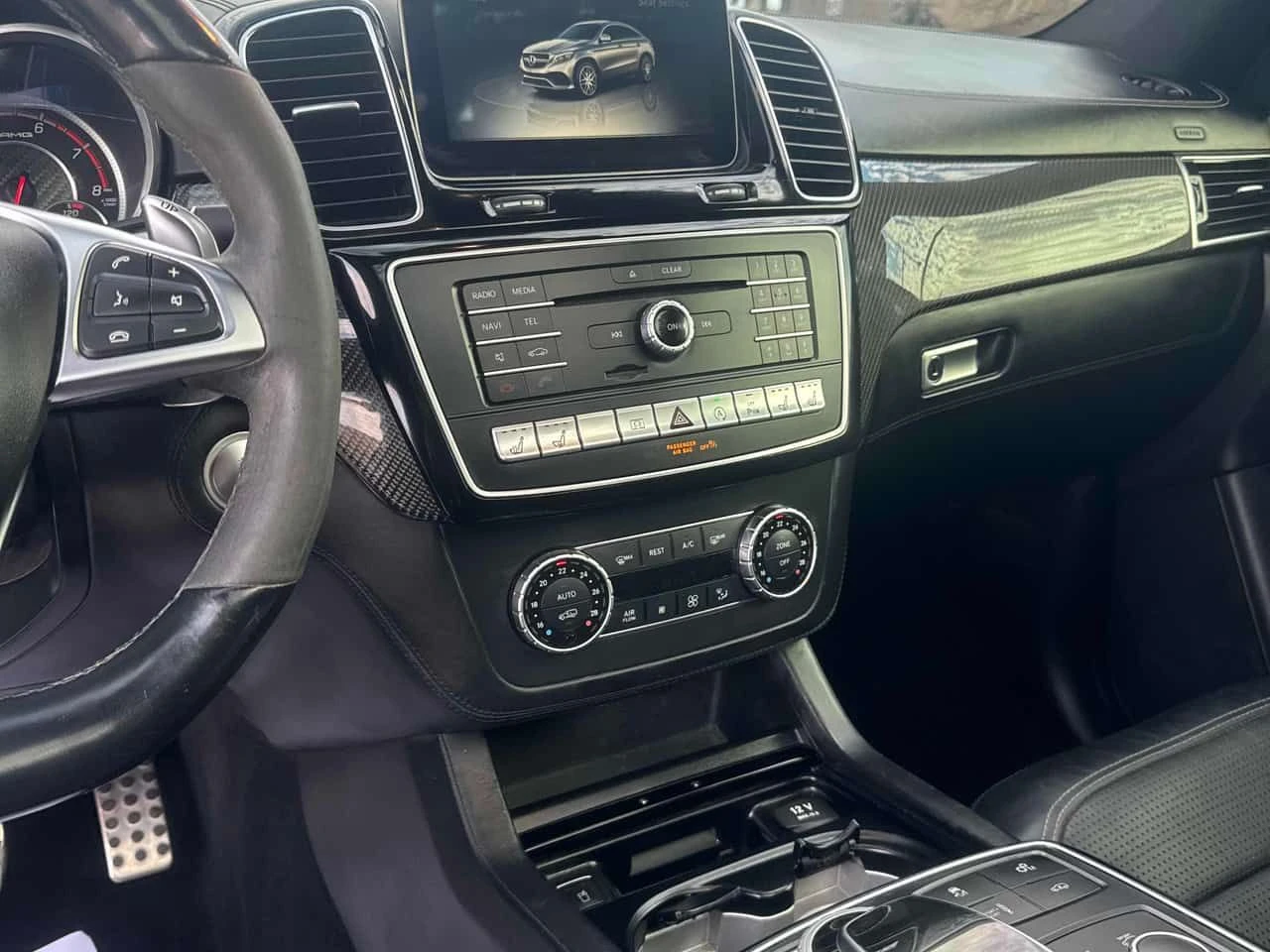 Mercedes-Benz GLE 63 S AMG * ДИСТРОНИК* 360 КАМЕРА* ПАНОРАМА* ОБДУХВАНЕ* , снимка 9 - Автомобили и джипове - 54635455
