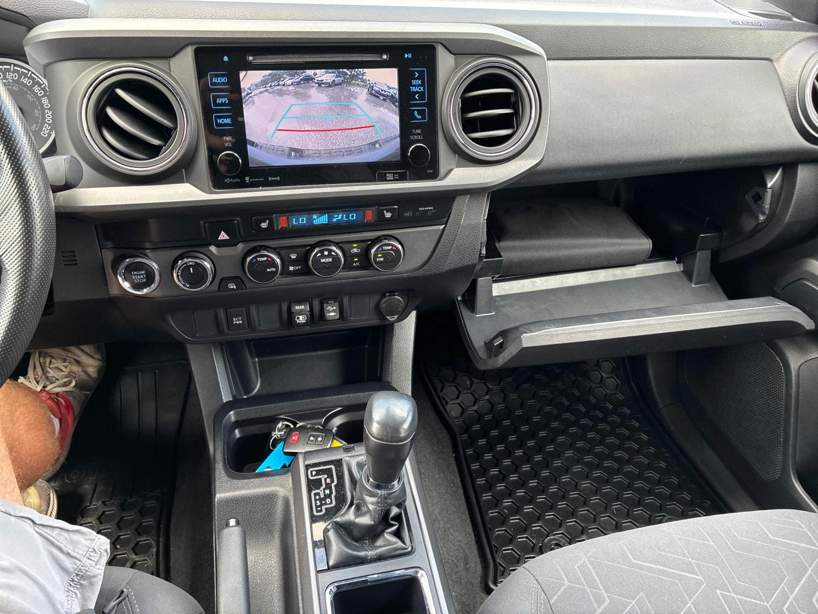 Toyota Tacoma * SR5 * АВТОКРЕДИТ  БЕЗ ПЪРВОНАЧАЛНА ВНОСКА* , снимка 9 - Автомобили и джипове - 55832556