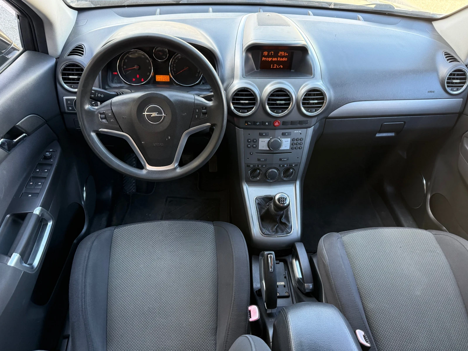 Opel Antara 2.4, снимка 12 - Автомобили и джипове - 56447789