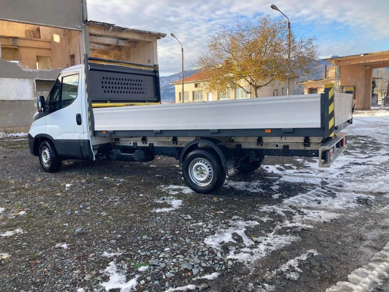 Iveco Daily 2.2 Diesel, снимка 4 - Бусове и автобуси - 47883751