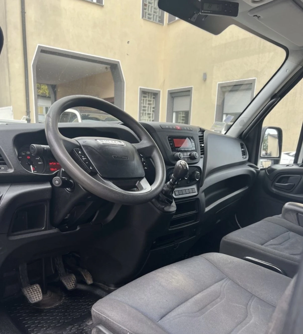 Iveco 35c15 3.0L* ХЛАДИЛЕН-29 за МЕСО* ТОК* КЛИМА* 3.5т, снимка 7 - Бусове и автобуси - 54000257