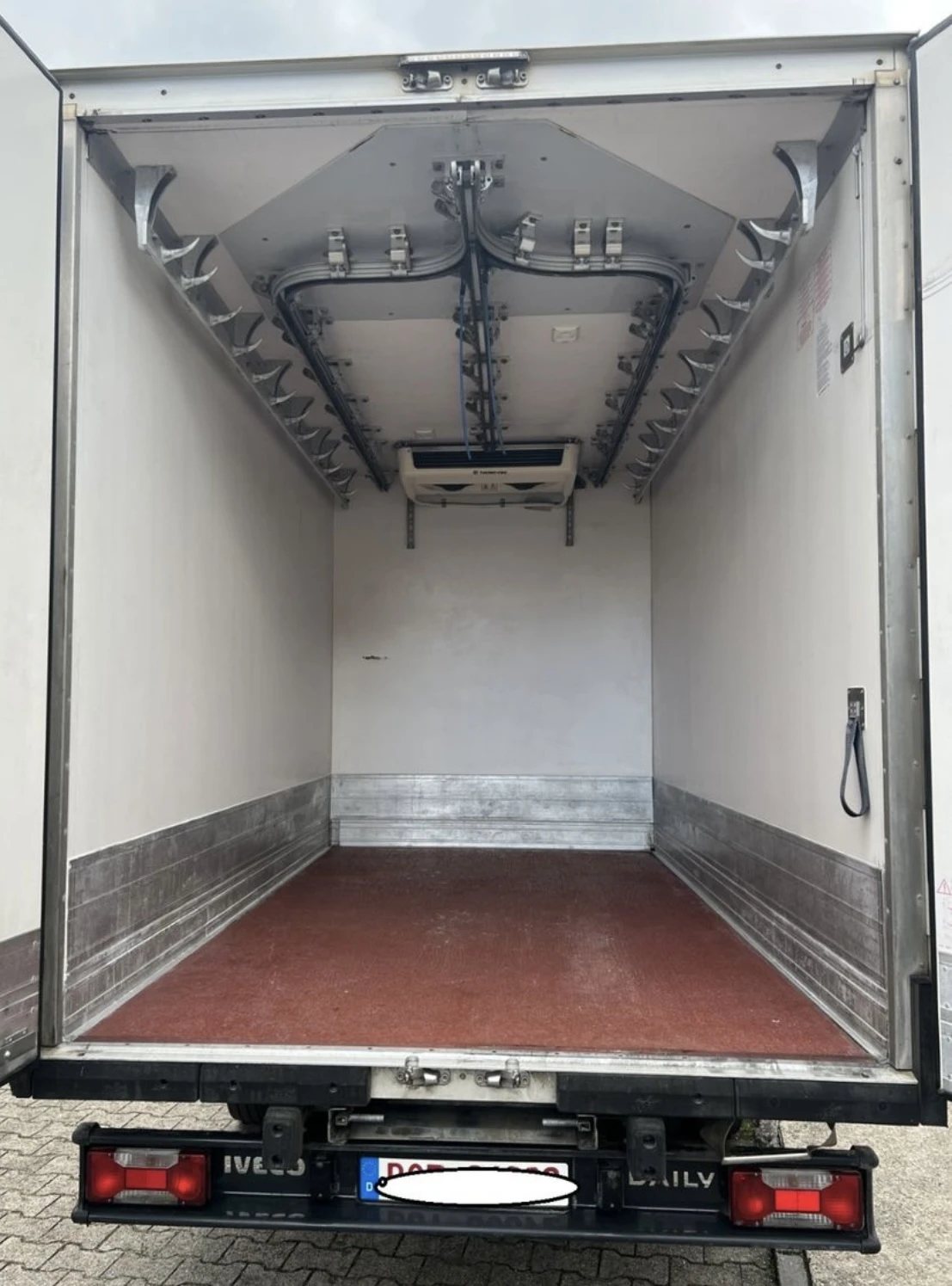 Iveco 35c15 3.0L* ХЛАДИЛЕН-29 за МЕСО* ТОК* КЛИМА* 3.5т, снимка 5 - Бусове и автобуси - 54000257