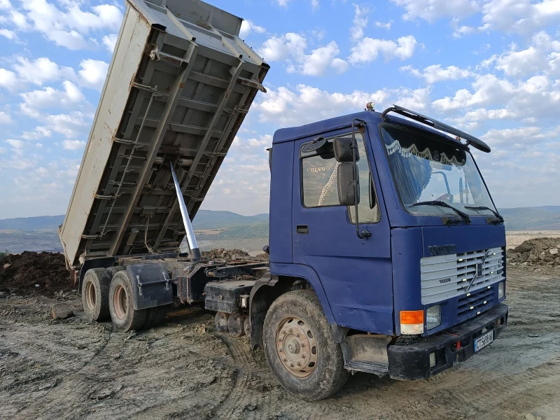 Volvo F10, снимка 2 - Камиони - 51124064
