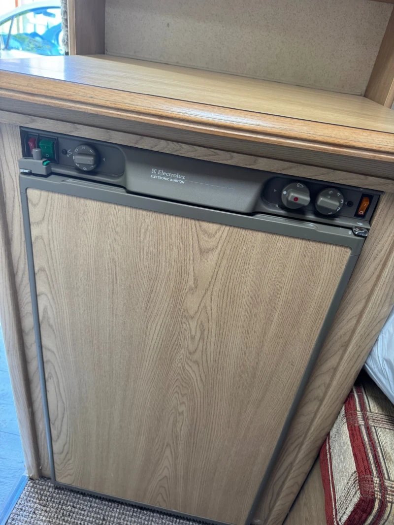 Каравана Други Lunar Clubman, снимка 15 - Каравани и кемпери - 52544435