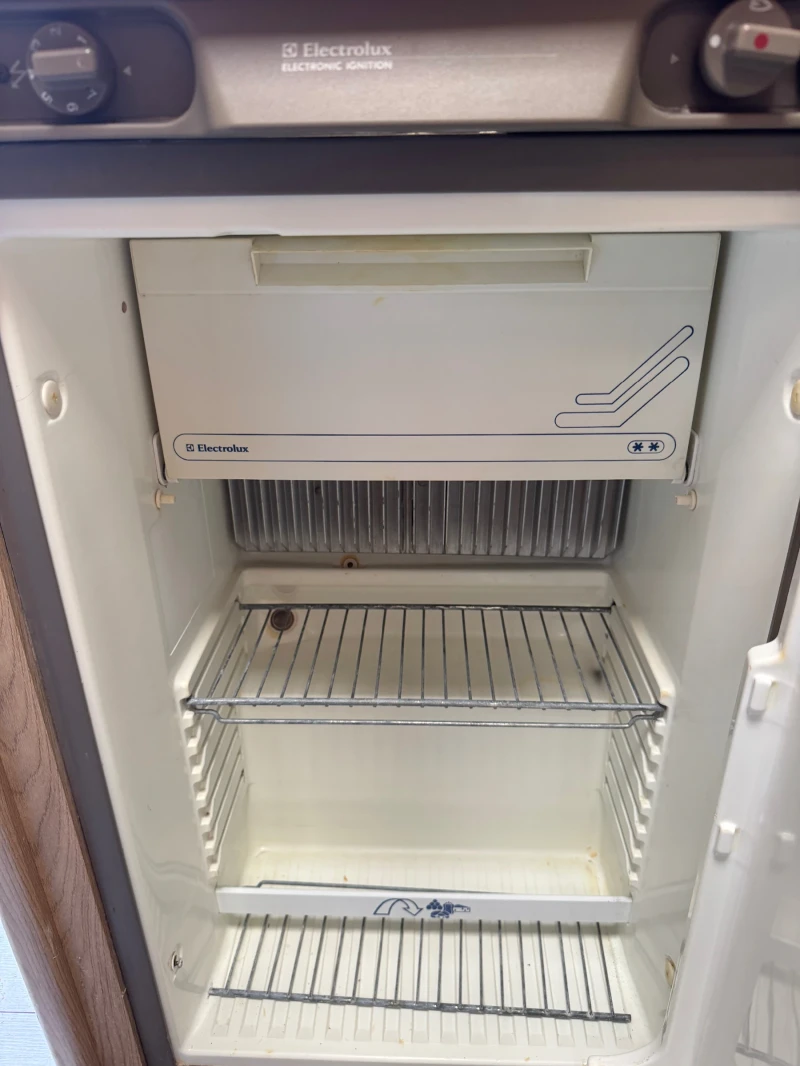 Каравана Други Lunar Clubman, снимка 17 - Каравани и кемпери - 52544435