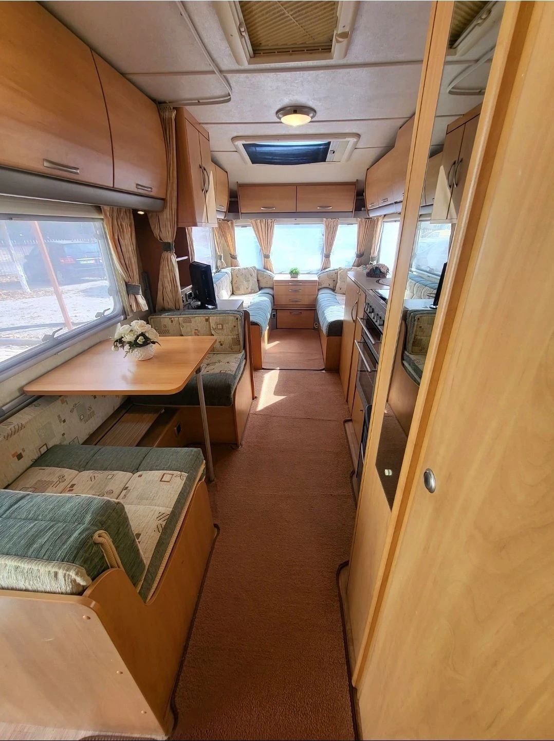 Каравана Swift Celeste, снимка 4 - Каравани и кемпери - 56720803