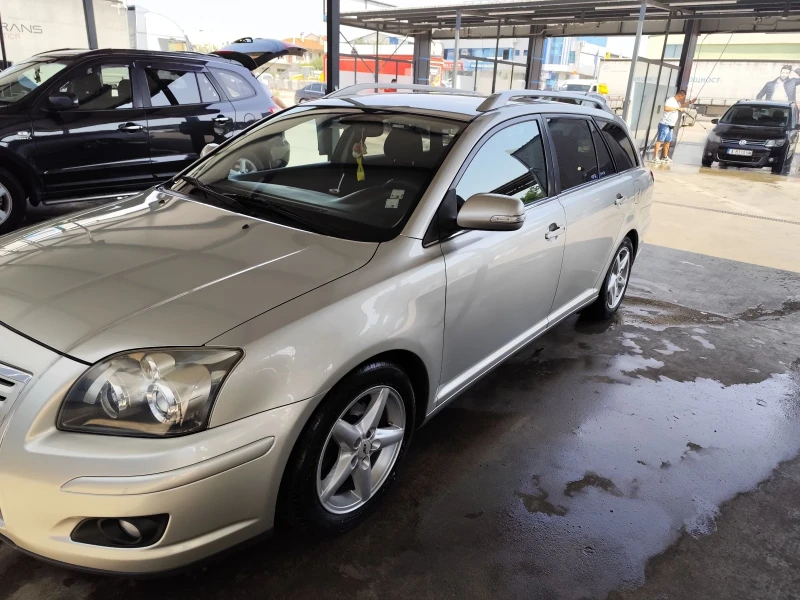 Toyota Avensis 1.8 бензин/ГАЗ, снимка 3 - Автомобили и джипове - 48672860