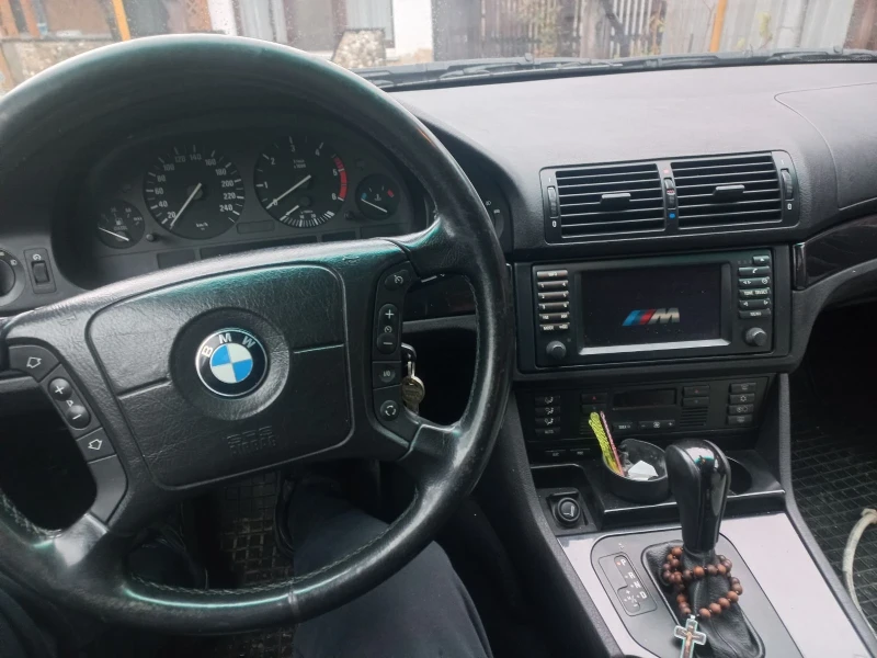 BMW 530 комби, снимка 10 - Автомобили и джипове - 48196598