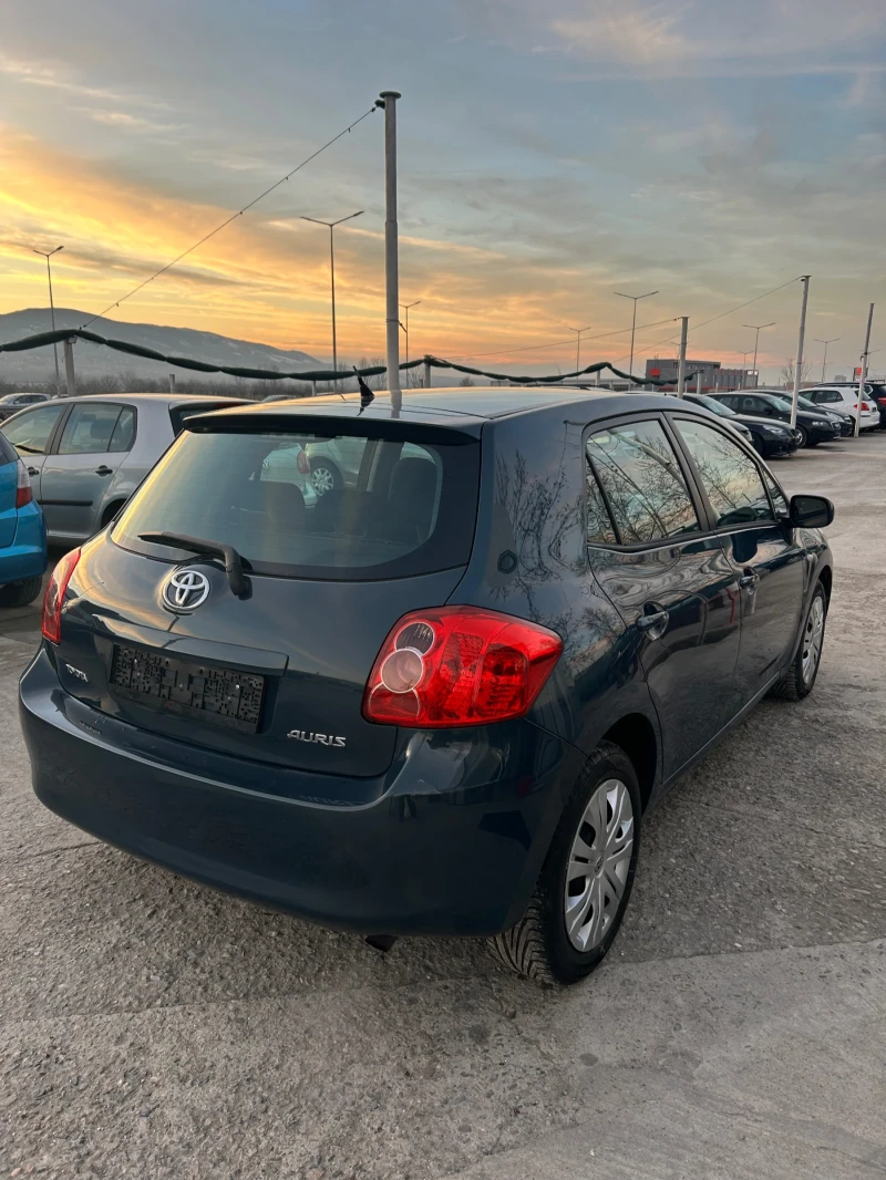 Toyota Auris 1.6 VVT-I 125кс, снимка 3 - Автомобили и джипове - 48757740