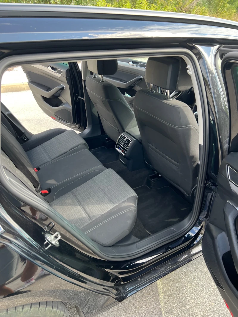 VW Passat, снимка 5 - Автомобили и джипове - 52551822
