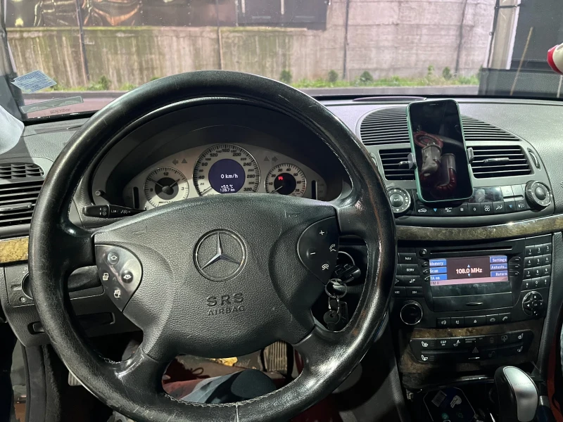 Mercedes-Benz E 500, снимка 6 - Автомобили и джипове - 52679874