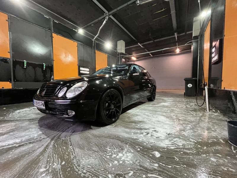 Mercedes-Benz E 500, снимка 4 - Автомобили и джипове - 52679874
