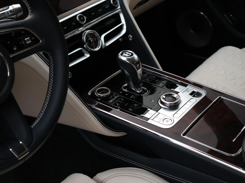 Bentley Flying Spur SPEED V8 HYBRID/TOURING/B&O/PANO/TV/, снимка 12 - Автомобили и джипове - 52747010