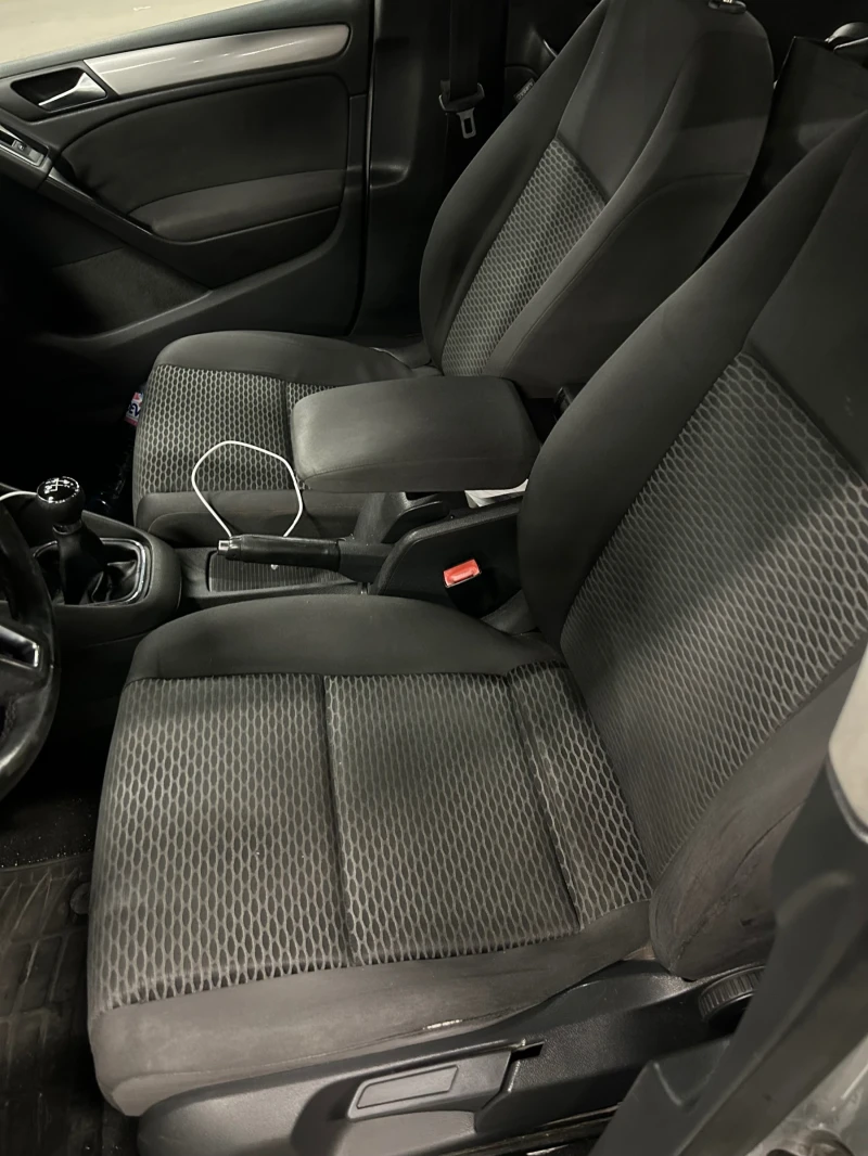 VW Golf 2.0tdi, снимка 10 - Автомобили и джипове - 53120651