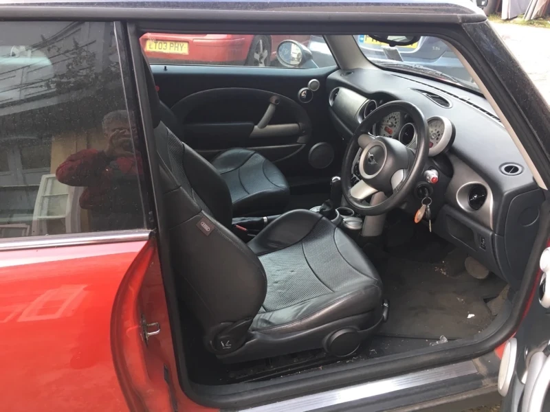 Mini Cooper 2бр 1.6D. 110кс. И 1.6 бензин. На части, снимка 9 - Автомобили и джипове - 53559419