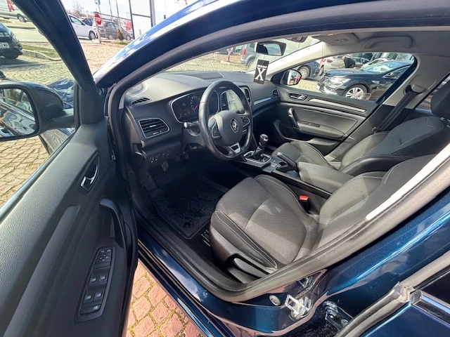 Renault Megane TCe 140 бензин BVM6, снимка 14 - Автомобили и джипове - 53877303