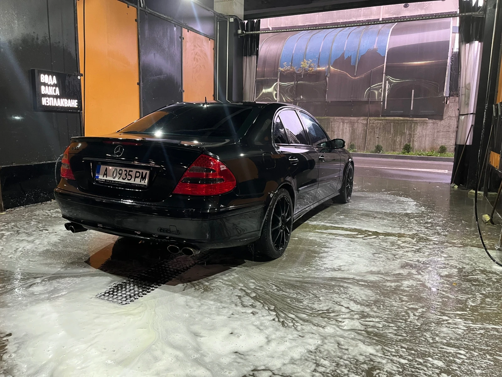 Mercedes-Benz E 500, снимка 1