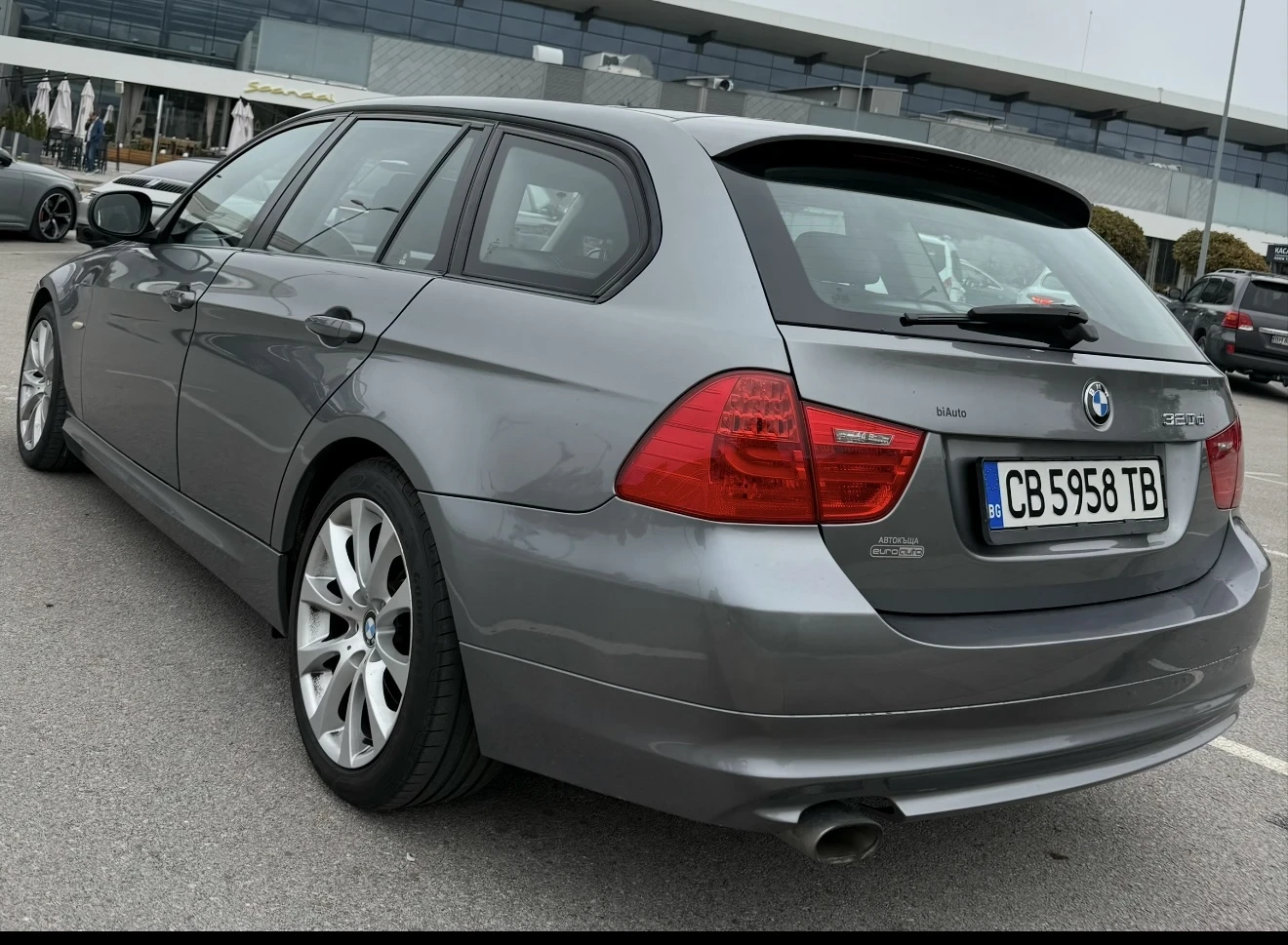 BMW 320  - изображение 4