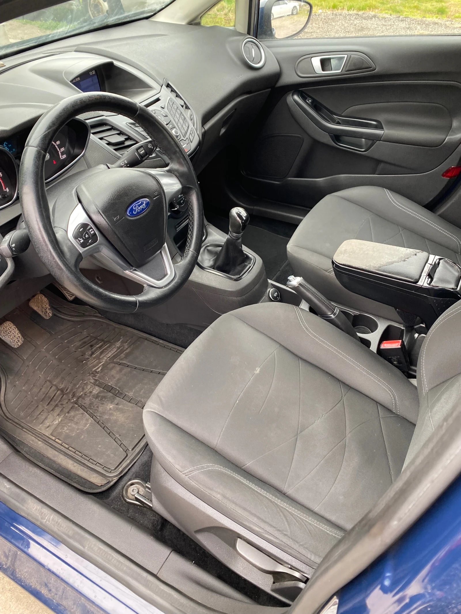 Ford Fiesta 1.5TDCi, снимка 11 - Автомобили и джипове - 53892029