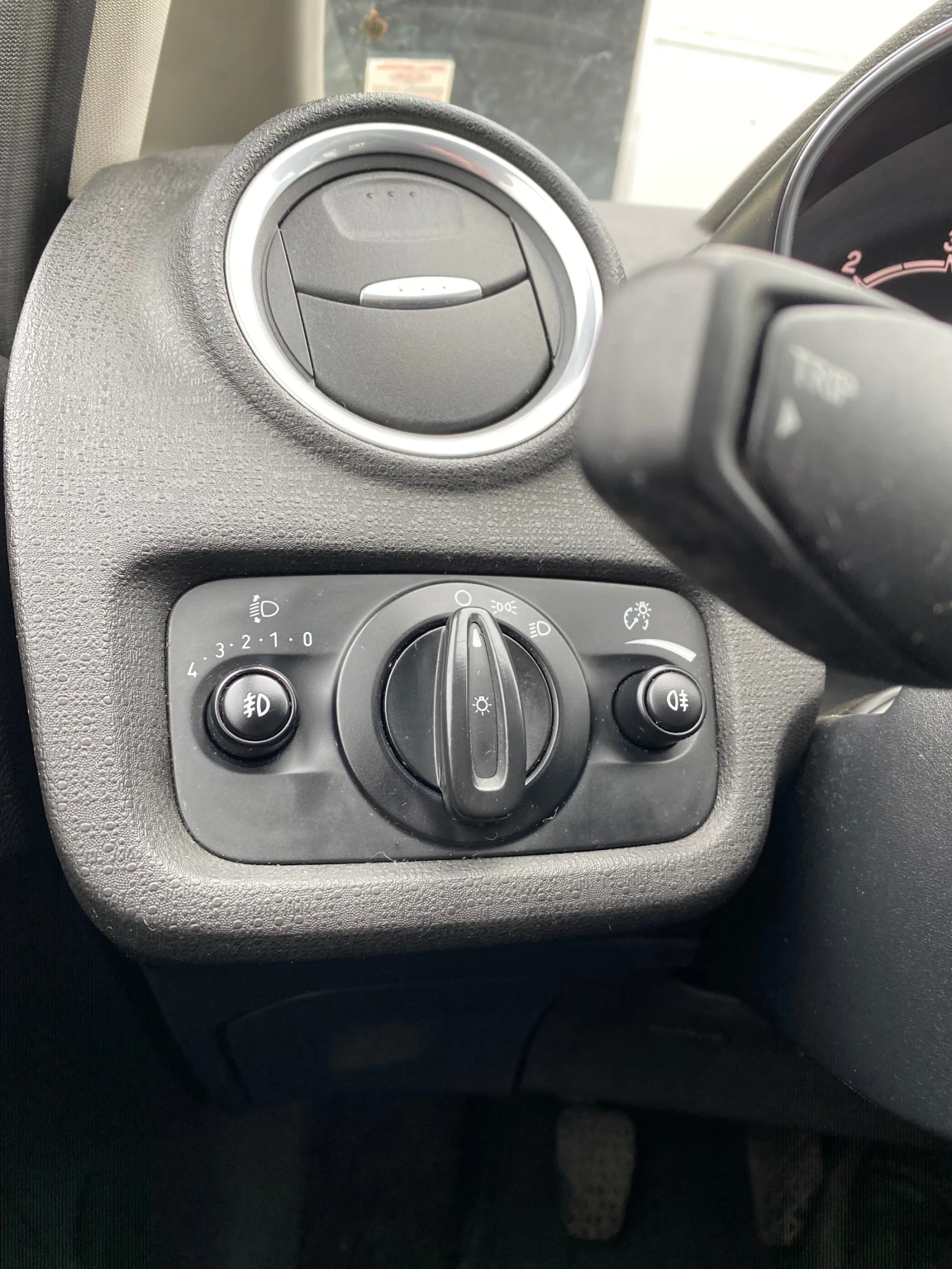 Ford Fiesta 1.5TDCi, снимка 13 - Автомобили и джипове - 53892029