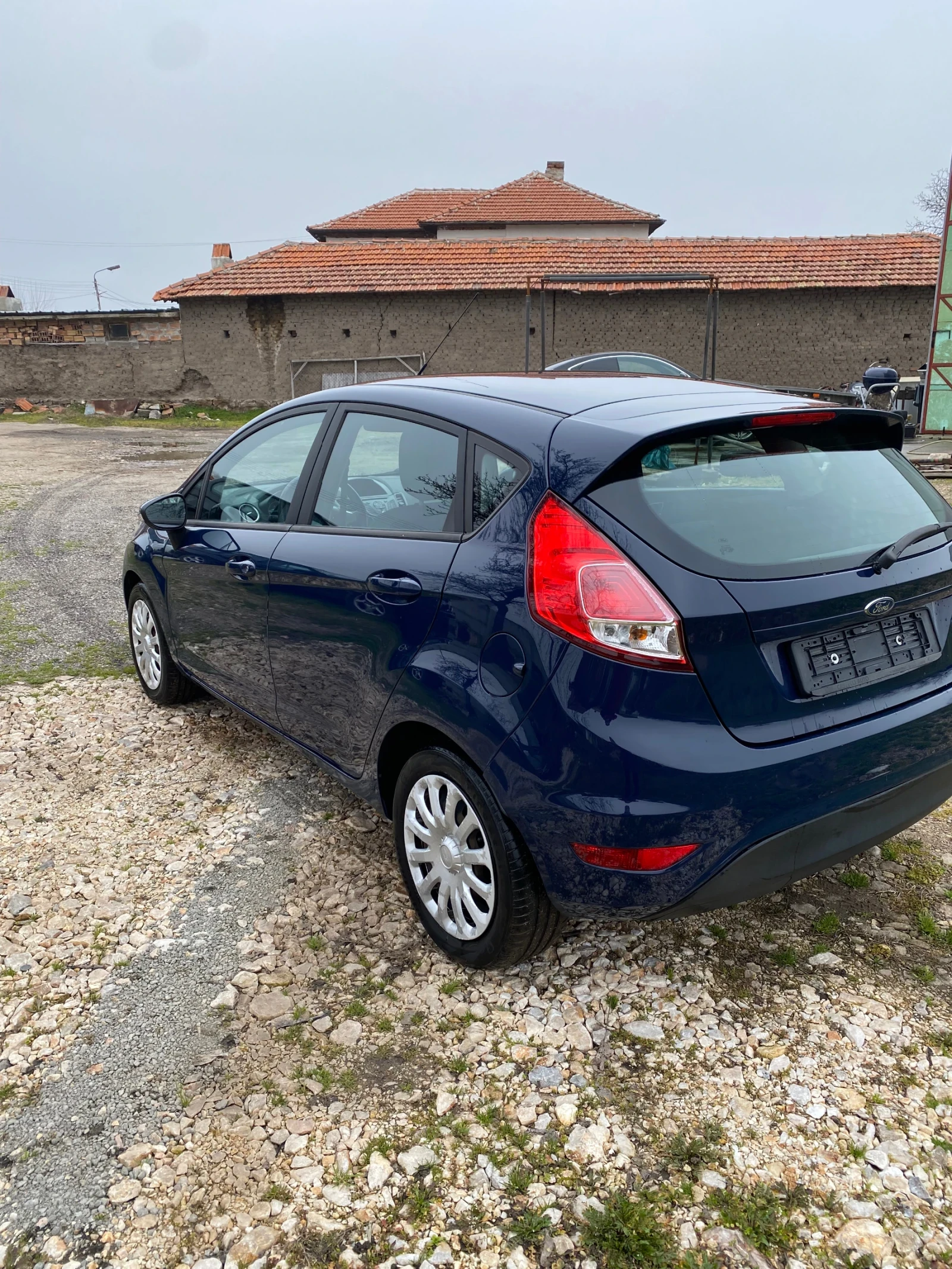 Ford Fiesta 1.5TDCi, снимка 5 - Автомобили и джипове - 53892029