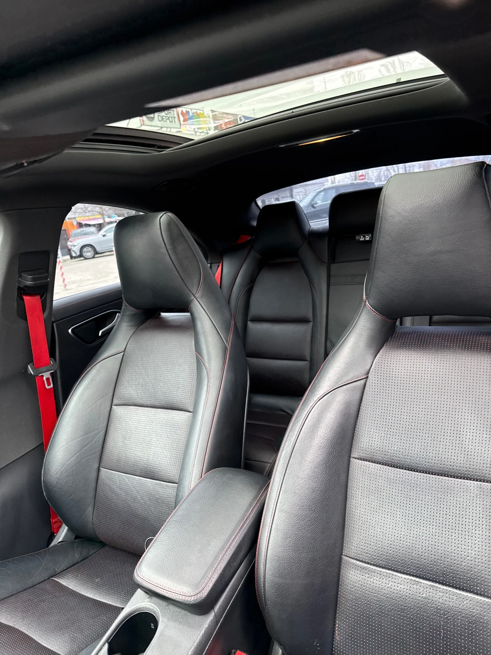 Mercedes-Benz CLA 45 AMG, снимка 9 - Автомобили и джипове - 53965372