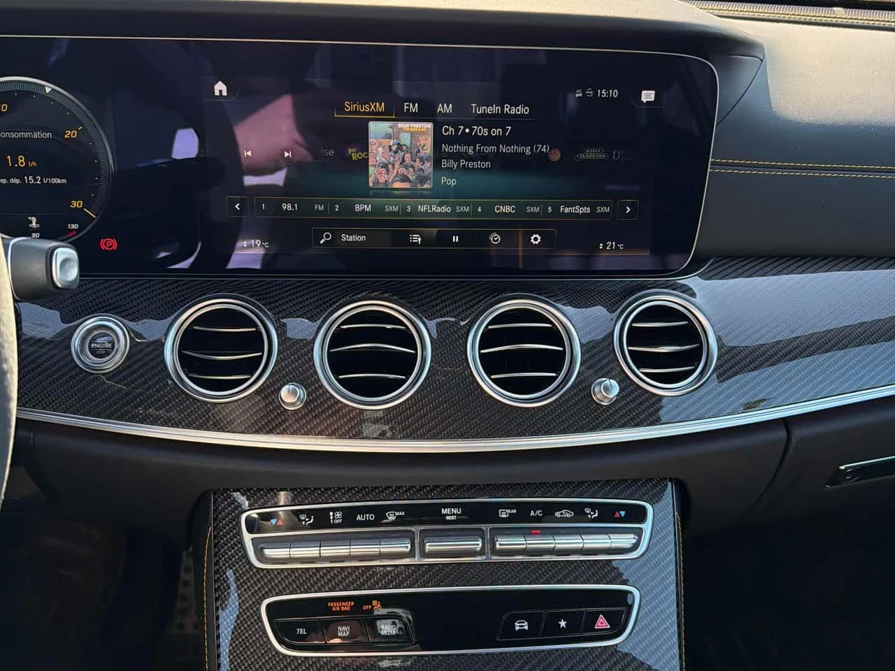 Mercedes-Benz E 63 AMG S * CARFAX * HEAD UP * BURMESTER * ОБДУХВАНЕ, снимка 9 - Автомобили и джипове - 54141356