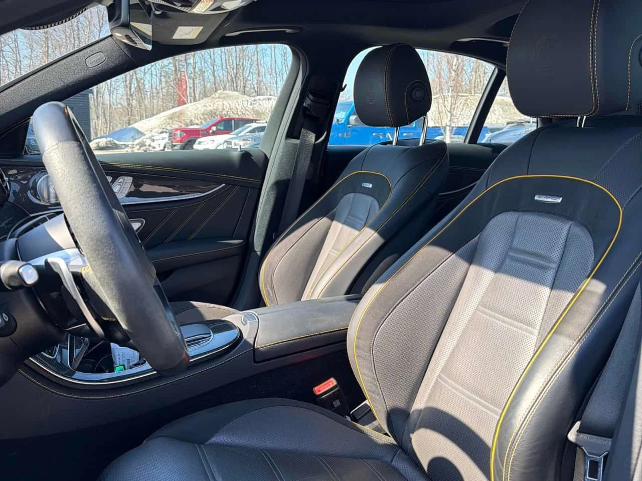 Mercedes-Benz E 63 AMG S * CARFAX * HEAD UP * BURMESTER * ОБДУХВАНЕ, снимка 16 - Автомобили и джипове - 54141356