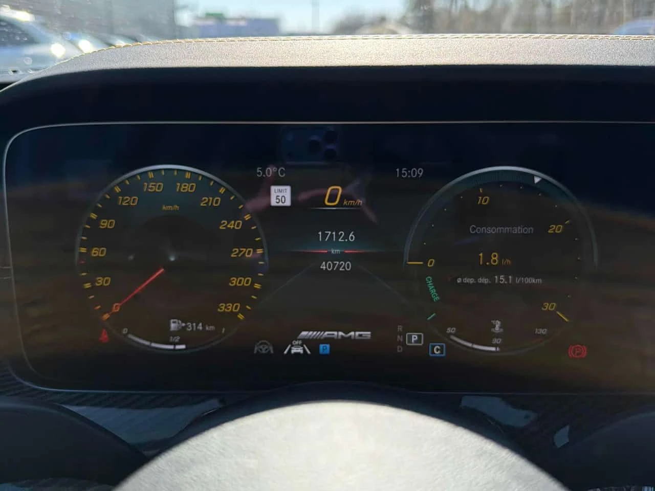 Mercedes-Benz E 63 AMG S * CARFAX * HEAD UP * BURMESTER * ОБДУХВАНЕ, снимка 8 - Автомобили и джипове - 54141356