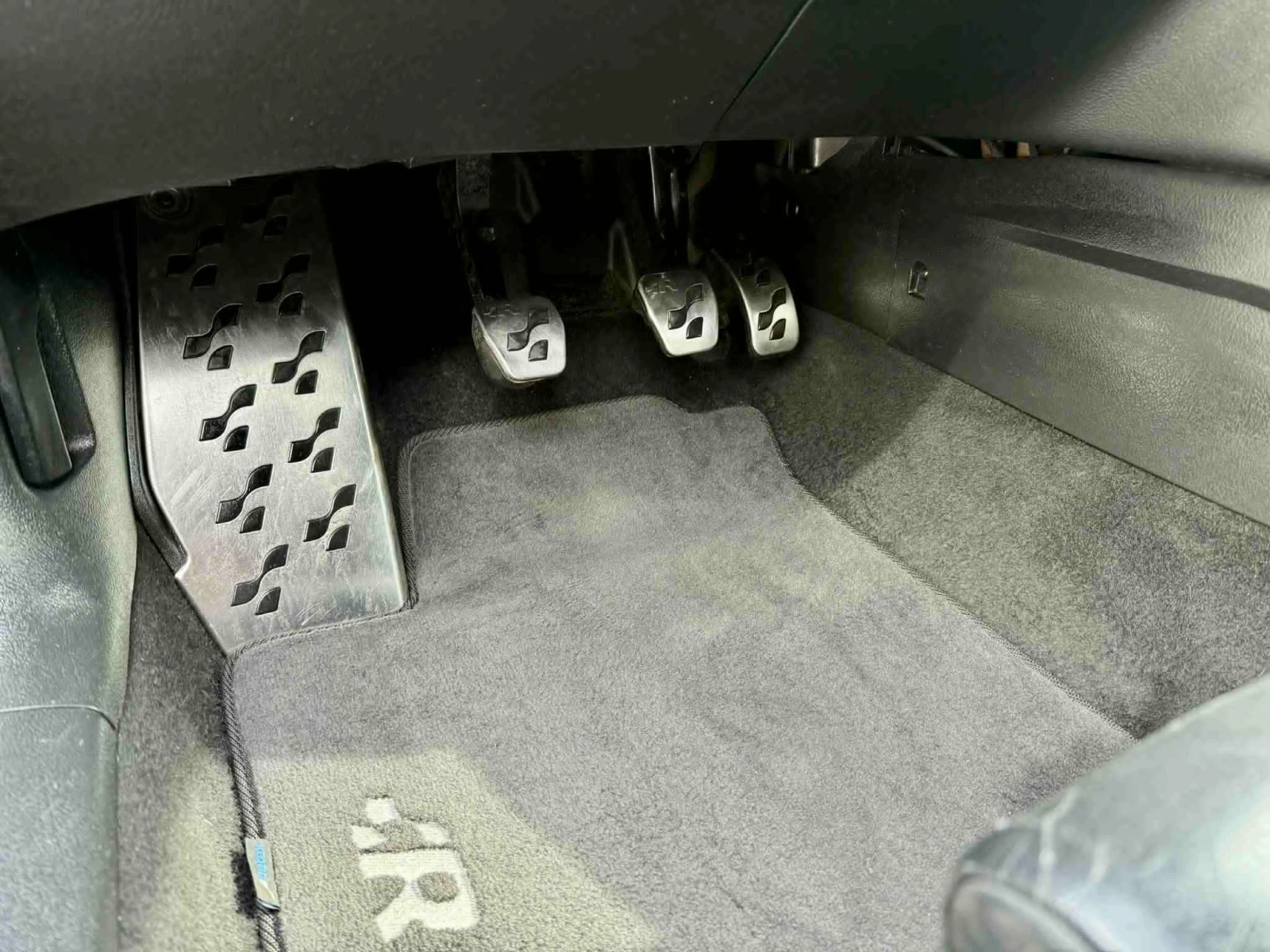 VW Golf 1.8T, снимка 10 - Автомобили и джипове - 54236340