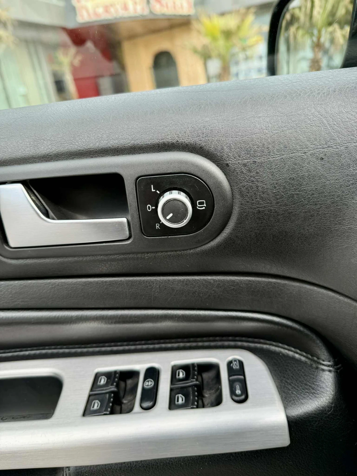 VW Golf 1.8T, снимка 16 - Автомобили и джипове - 54236340