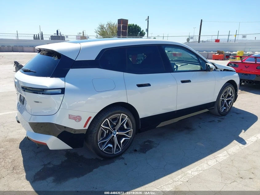 BMW iX xDrive50 | Mobile.bg � ����������� 4